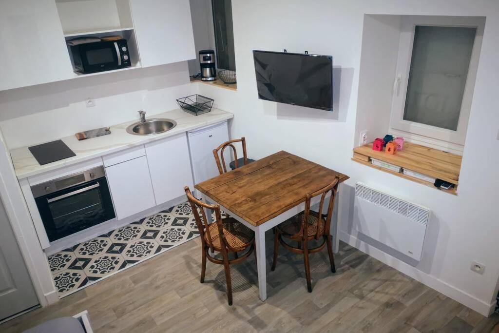Maison De Village Meublee Avec Terrasse Donzère 외부 사진